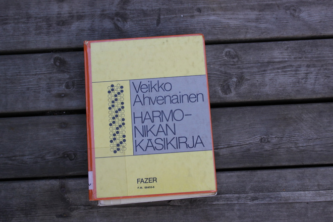 Veikko Ahvenainen Harmonikan käsikirja H1