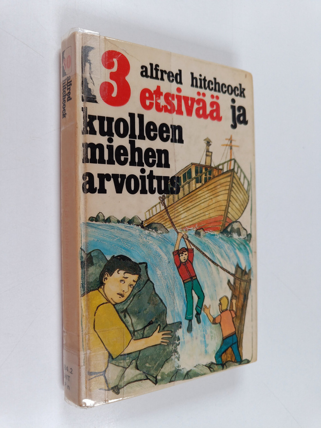 William Arden : 3 etsivää ja kuolleen miehen arvoitus