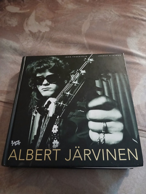 Albert Järvinen - KIRJA