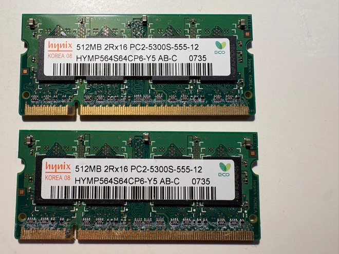 Hynix 2 x 512 Mb  DDR2-667MHz kannettavaan