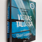Shari Lapena : Vieras talossa - pikkukuva 1