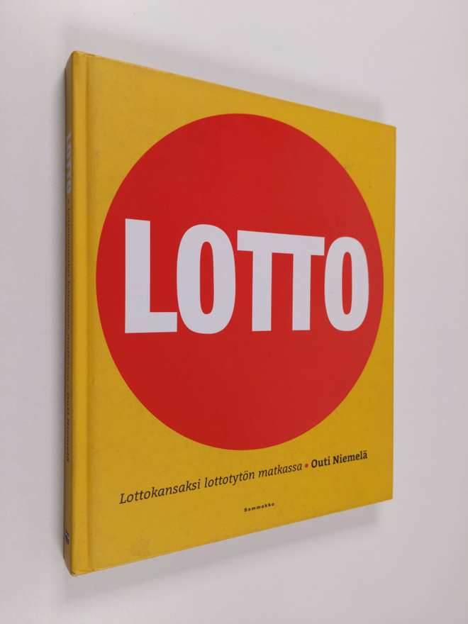Outi Niemelä : Lotto : lottokansaksi lottotytön matkassa