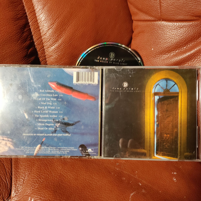 DEEP PURPLE -the house of blue light CD.