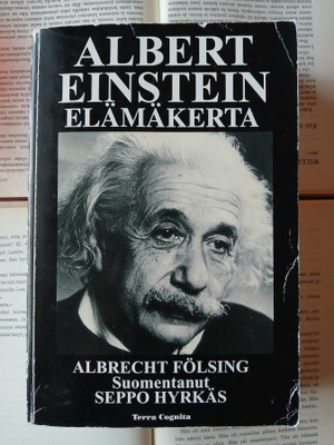 Albrecht Fölsing - Albert Einstein: elämäkerta (nid.)