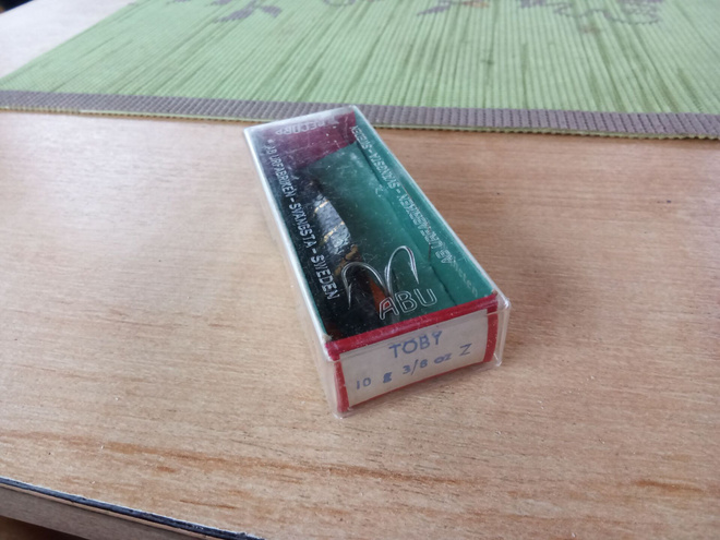 Abu Toby Sweden Väri: Z 6cm 10g  pakkaus mukana
