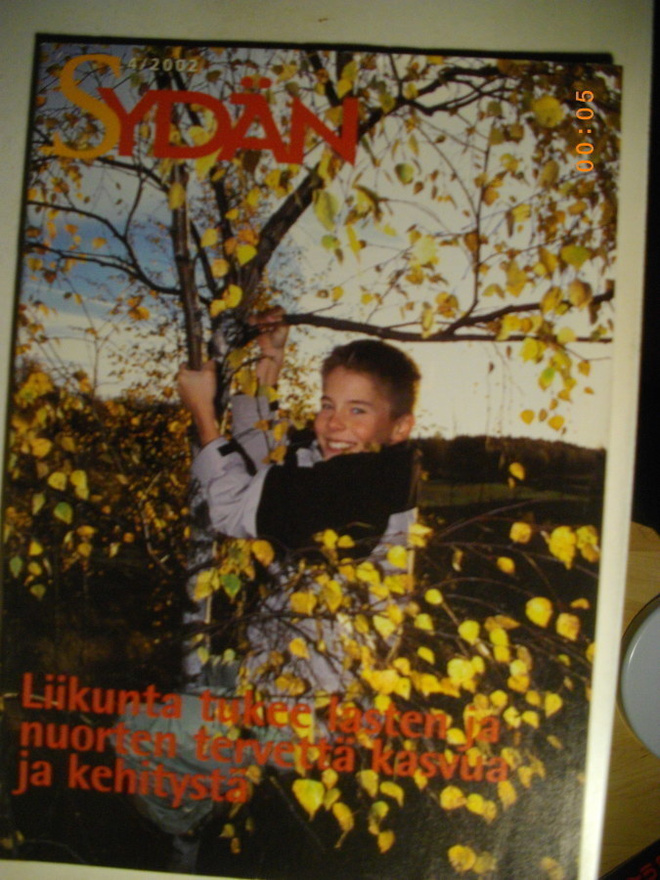 Sydän lehti Nro 4/2002 (12.11)
