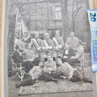 Valokuva Ylioppilaat UPEA Asu Lippu Miekka Pahvitausta 1900- - pikkukuva 1