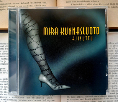 Mira Kunnasluoto - Riisuttu (CD)
