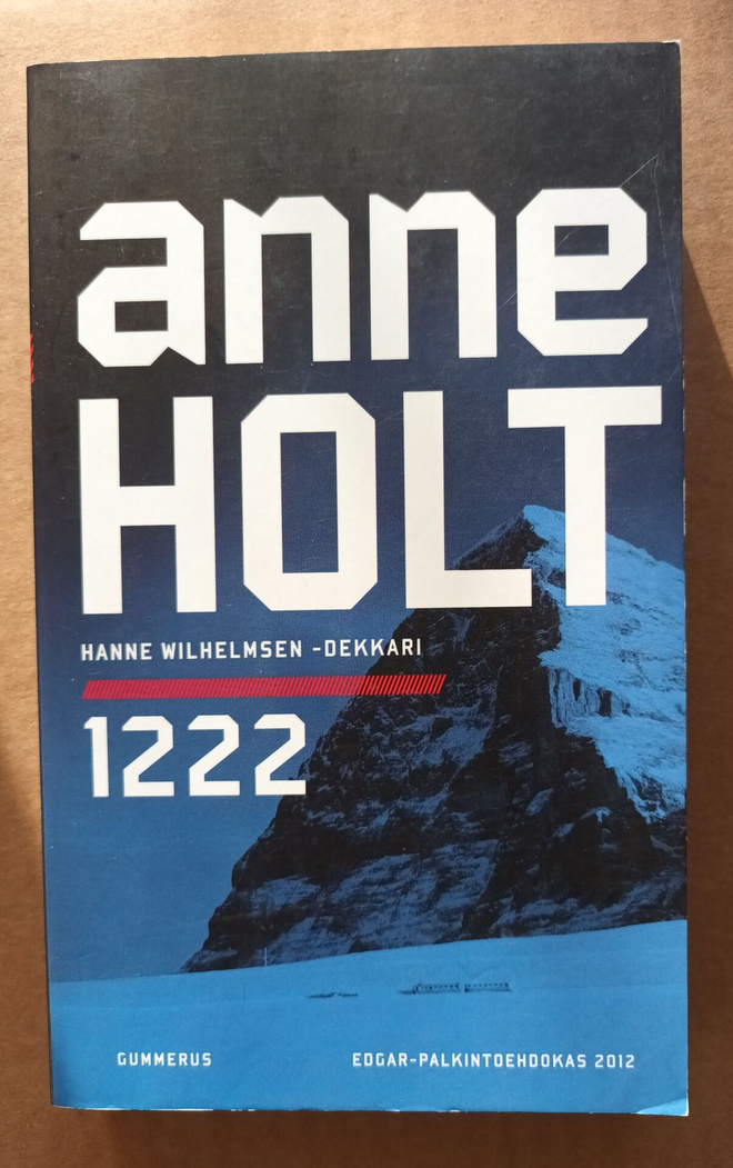 2 x Anne Holt 2005 & 2012, 4 kuvaa