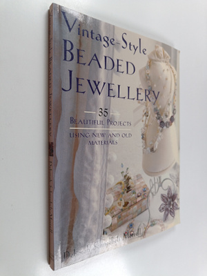 Deborah Schneebeli-Morrell : Vintage-style beaded jewelle...