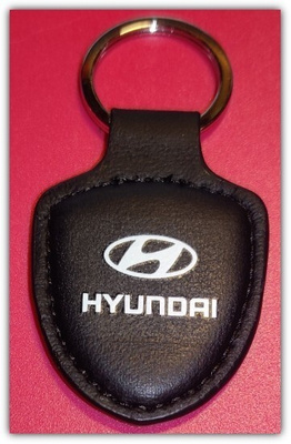Pieni nahkainen Hyundai avaimenperä