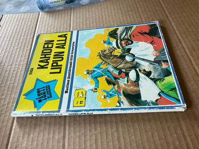 TÄHTIKLASSIKKO 11 KAHDEN LIPUN ALLA