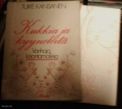 Kansanen: Kukkia ja kyyneleitä - Vanhoja kirjontamalleja