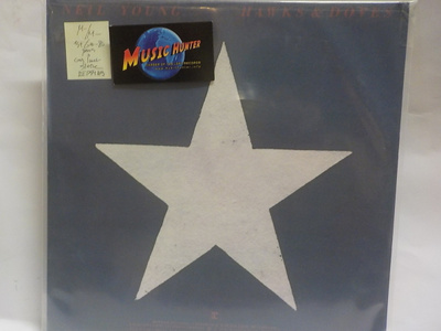 NEIL YOUNG - HAWKS AND DOVES - M-/M- LP