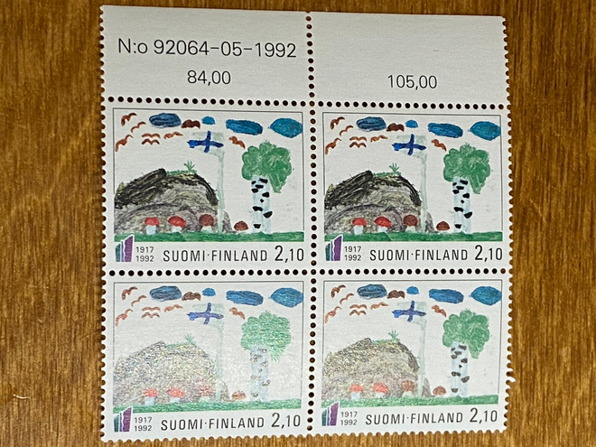ITSENÄISYYS LAPSEN SILMIN NELIÖ NUMERO MARGINAALILLA**