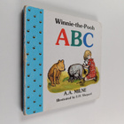 Alan Alexander Milne ym. : Winnie-the-Pooh ABC - pikkukuva 1