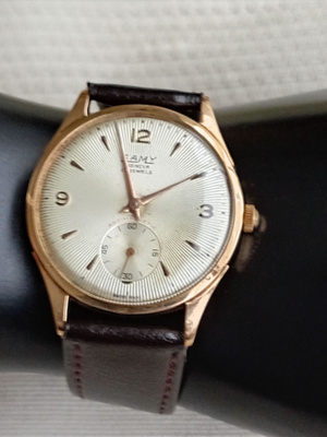 Vetokello Camy kultaa 18k