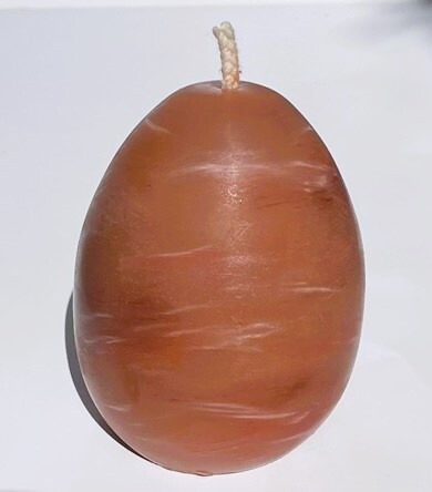 Mehiläisvahakynttilä - muna -tummanruskea- 7 cm x 10 cm