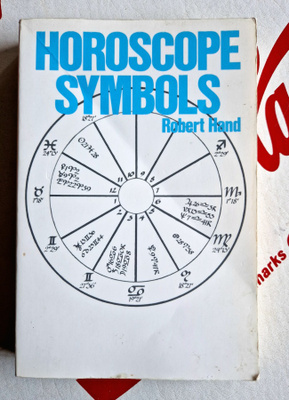 Horoscope Symbols by Robert Hand (1997
