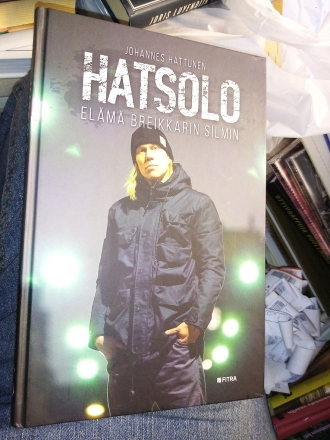 HATSOLO -  ELÄMÄ BREIKKARIN Silmin (SIGNED) SIS POSTIKULU