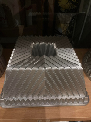Nordic ware Bavaria neliö
