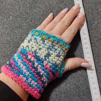 Alina´s Handmade käsityö ranteenlämmittimet moniväri