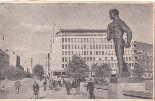 Tampere, " Veronkantaja " patsas    b423