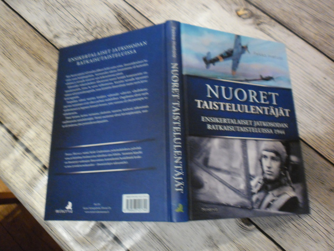 Pekka Hietala: Nuoret taistelulentäjät; p. 2015
