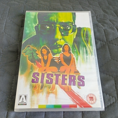 Verinen Veitsi - sisters DVD **muoveissa**