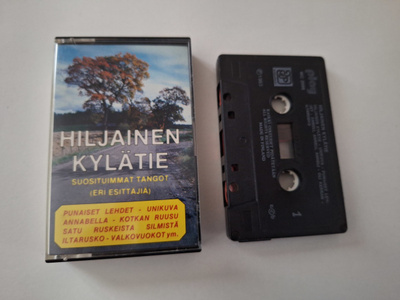 HILJAINEN KYLÄTIE - Teuvo Valo, Jorma Hovi ym.  c-kasetti