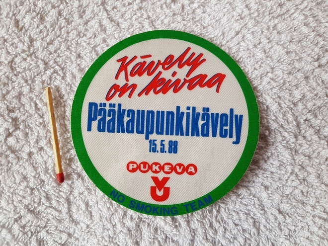 PÄÄKAUPUNKIKÄVELY 1988 VANHA TARRA