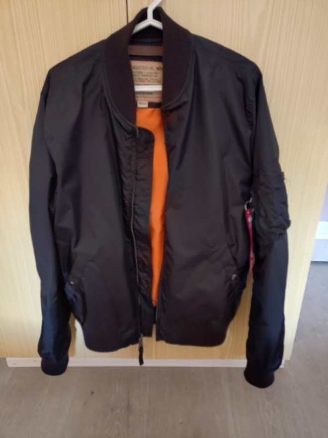 Alpha Industries MA-1 TT pilottitakki musta miesten koko M