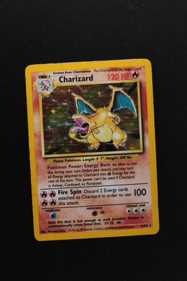 Pokémon-kortit. Charizard BS4 holo + evoluutiot