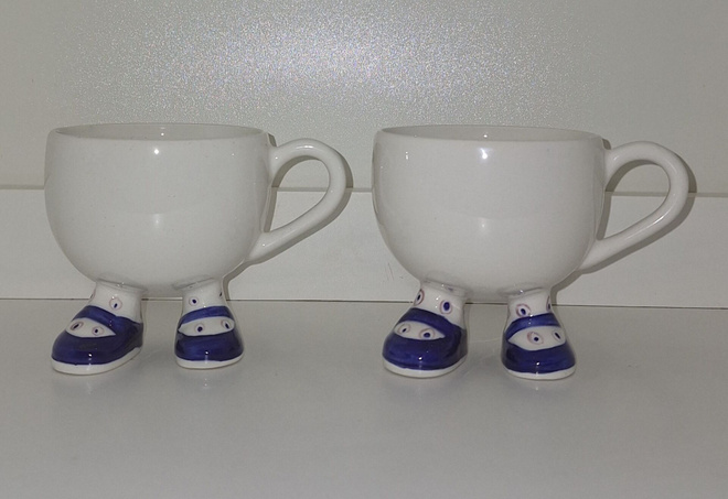 Carlton Ware kupit joilla on hauskat jalat