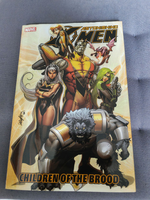 Astonishing X-Men - Children of The Brood englanninkielinen
