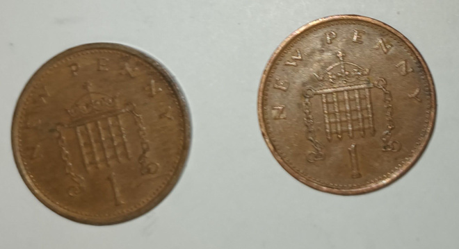 2 kpl Iso-Britannia 1 p (New Penny) 1973, 2 kuvaa