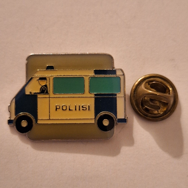 POLIISI PINSSI