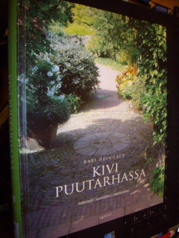Heimonen : Kivi puutarhassa ( 1 p. 2009 ) Sis. postikulut