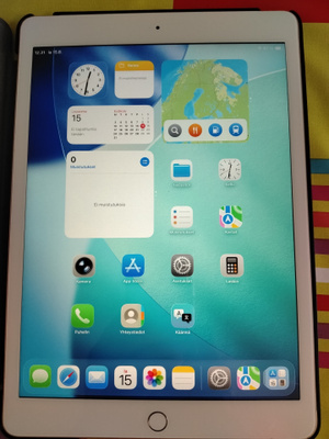 iPad 8 (sim-korttipaikalla) nettiselailuun, sähköpostit, yms