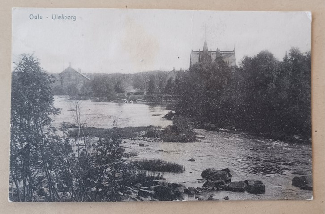 Oulu, jokinäkymä, taustalla kirkko, kaupunkia, p. 1909