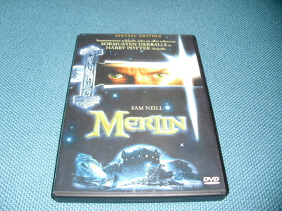 MERLIN (Sam Neill)***
