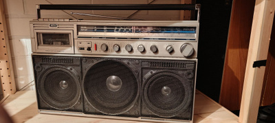 Philips D8444 "Boombox"