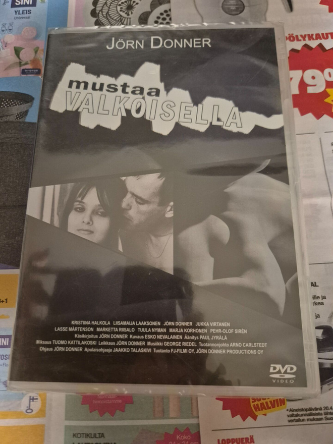 Mustaa valkoisella dvd