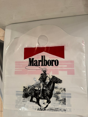 Marlboro muovikassi uusi