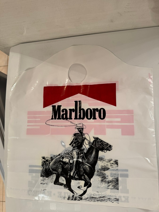 Marlboro muovikassi uusi