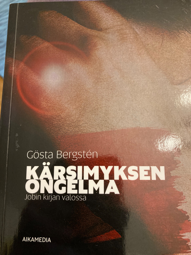 KÄRSIMYKSEN ONGELMA JOBIN KIRJAN VALOSSA
