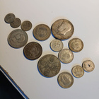 Hopearahoja ja sormus - pikkukuva 2