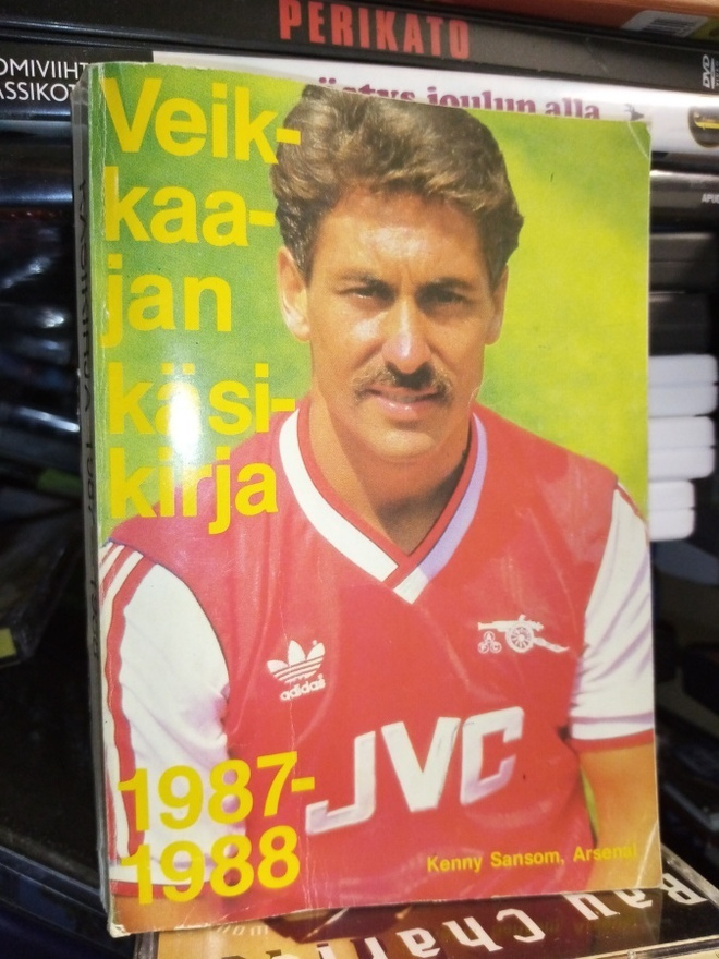Veikkaajan käsikirja 1987-1988 (SIS POSTIKULU)