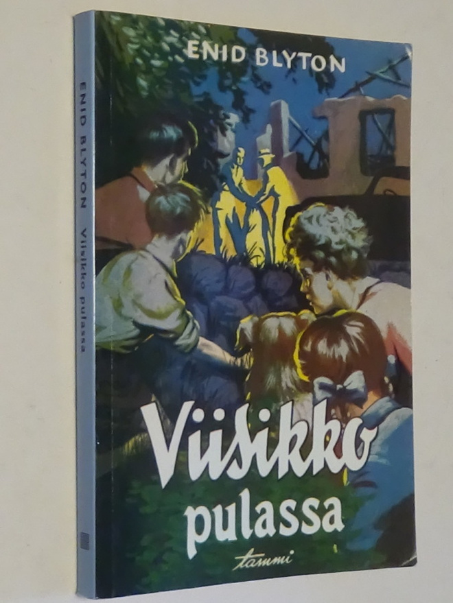 Enid Blyton : Viisikko pulassa - 11.p 2004