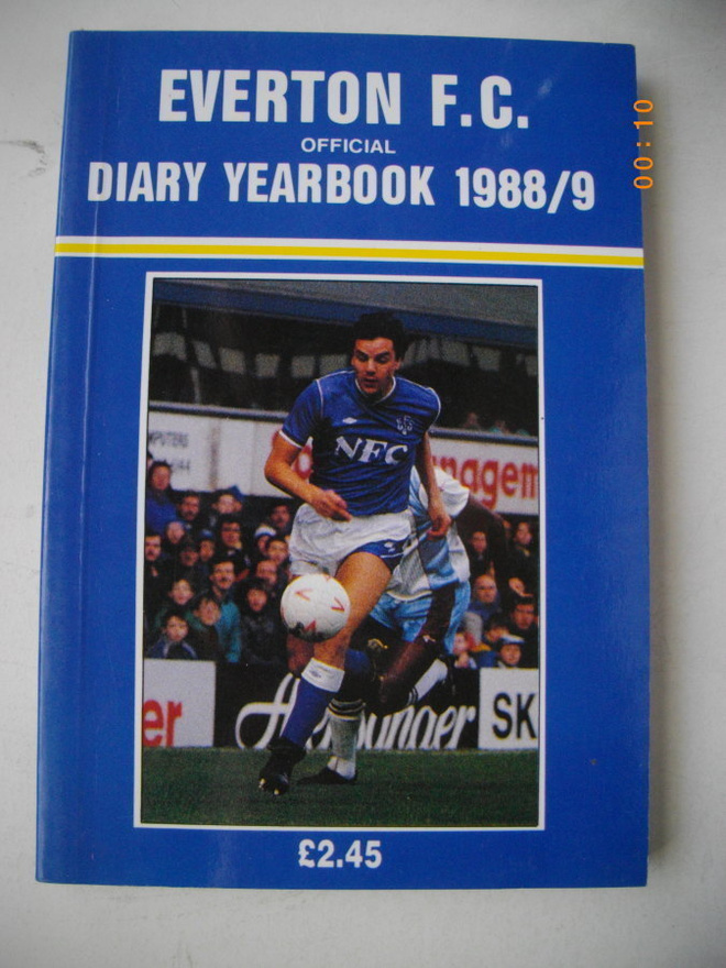 Everton F.C. Official Diary Yearbook 1988/89 (7.5)